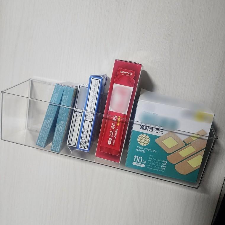 소품 정리 무타공 접착식 투명 약품 보관함